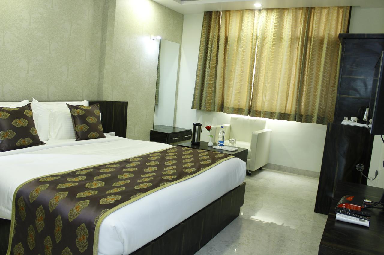 Tulip Continental Hotel Hamirgarh Exterior photo